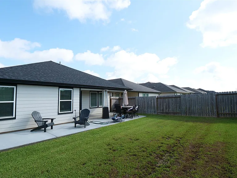 1303 Lucciola Ln — Photo 25