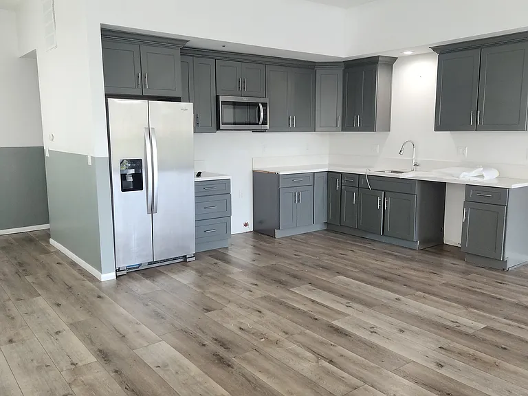 5239 Huntington Dr N — Photo 8