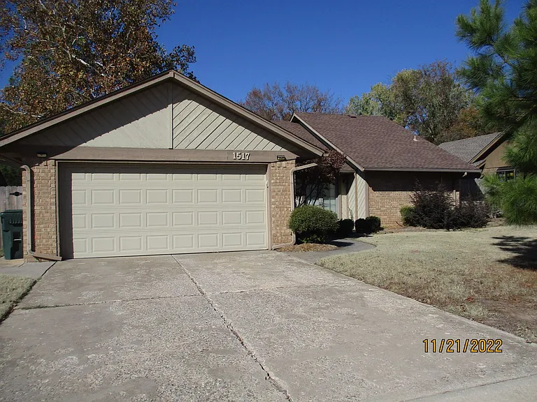 1517 Old Farm Rd — Photo 1