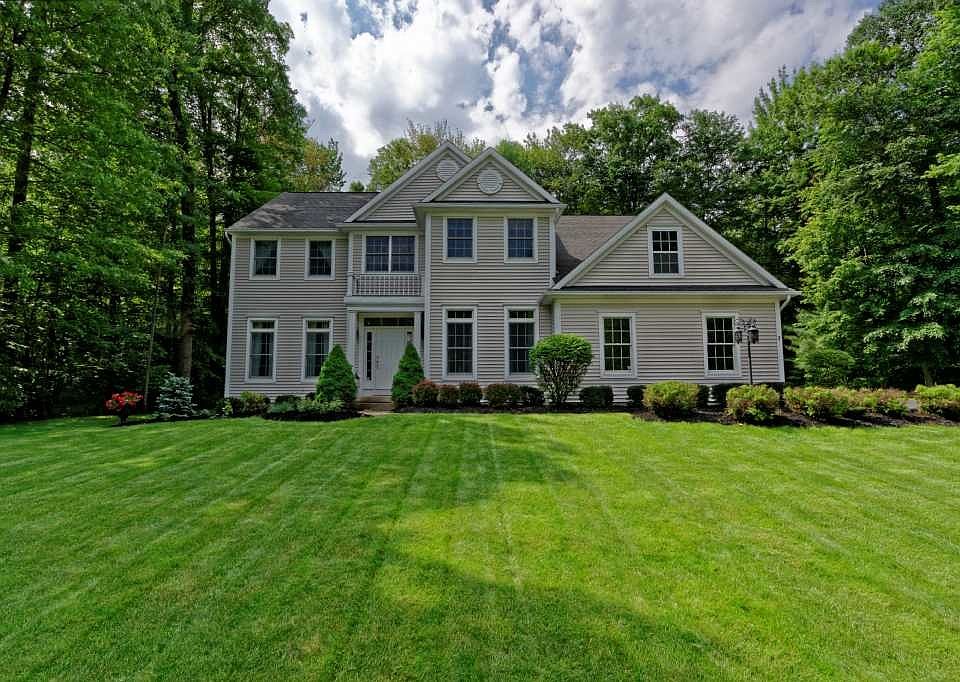 1st image of 7 Dawson Ln