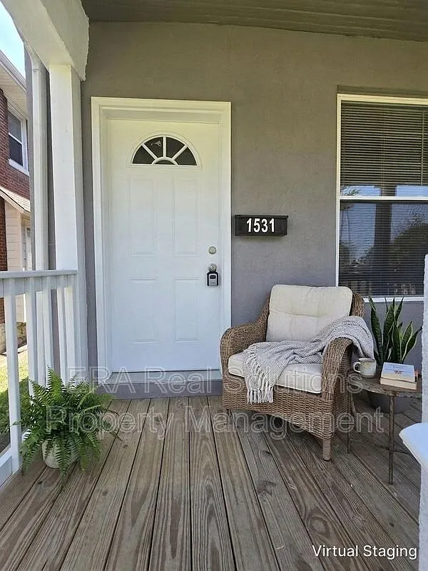 3 bed, 1.0 bath, 1176 sqft, $1,495 — Photo 2