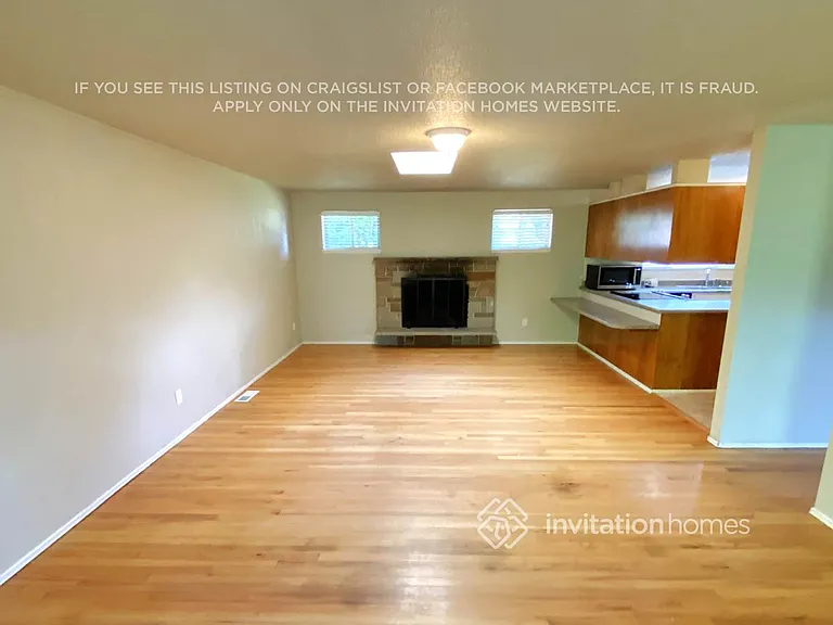 2628 S 357th St — Photo 3