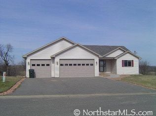 334 Overlook Dr, Ellsworth, WI 54011