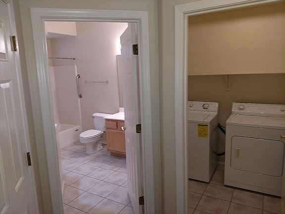 2nd Bath and Laundry Rm