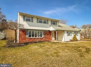 18 Maurice Ln, Hatboro, PA 19040