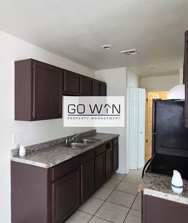 1st image of 3006 E Granada Rd #C