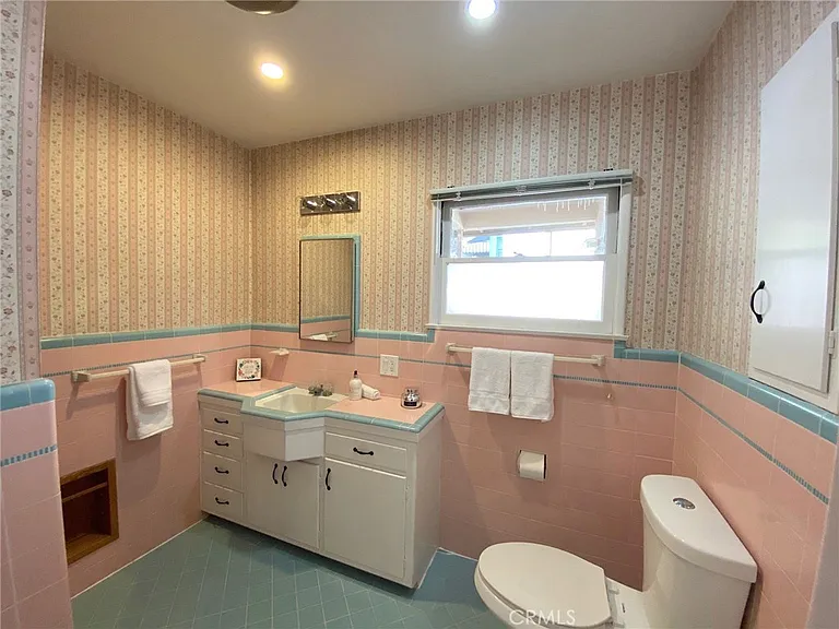 139 Acacia Ave — Photo 15