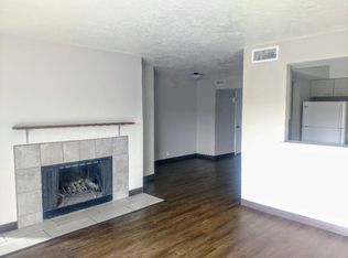 1122 Chelwood Park Blvd NE APT 8, Albuquerque, NM 87112