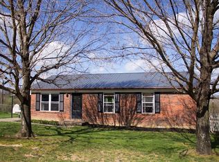 240 Hill N Dell Rd, Paris, KY 40361