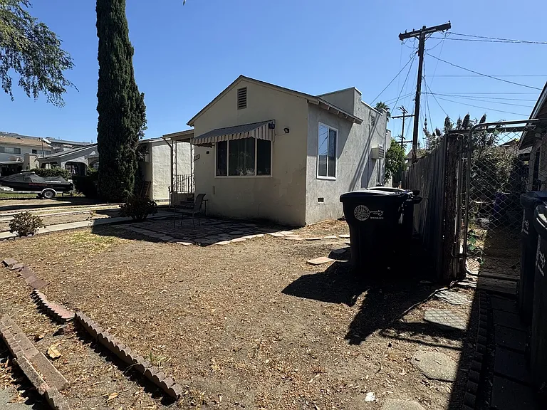730 Porter St — Photo 3