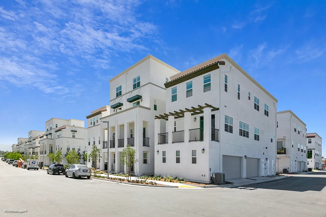 2015 Mindoro Ln — Photo 2