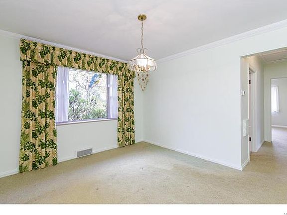 5th image of 179 Stoneleigh Towers St