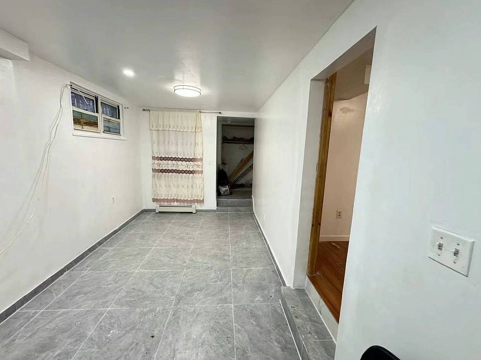 1st image of 2355 Bragg St Floor 1