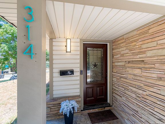 3rd image of 314 Williamsburg PL