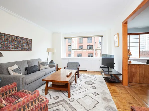 179 East 70th Street 11A image 3 of 14
