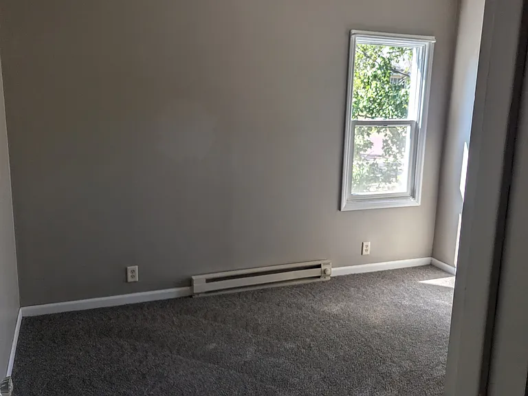 1318 G St — Photo 4