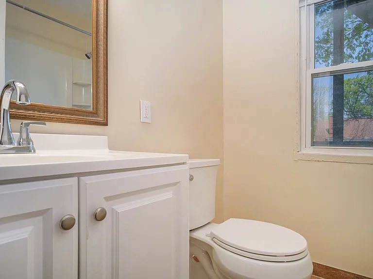 1321 Bemis St SE — Photo 10