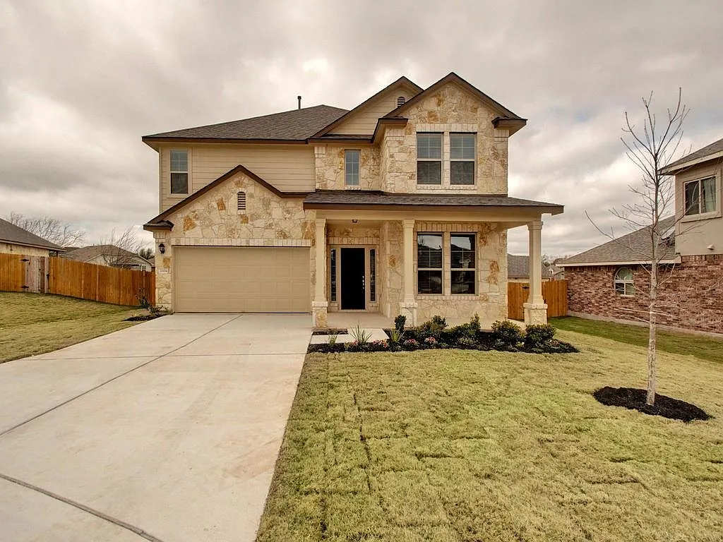 4 bed, 2.5 bath, 2606 sqft, $2,650 — Photo 1