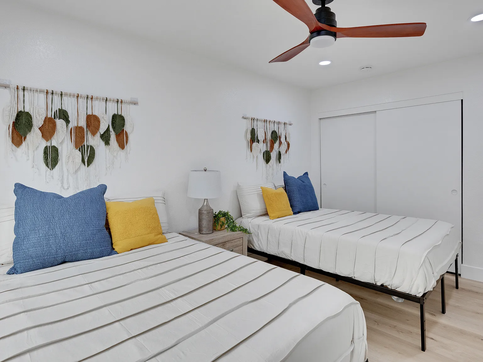 2 bed, 1009 sqft, $3,200 — Photo 2