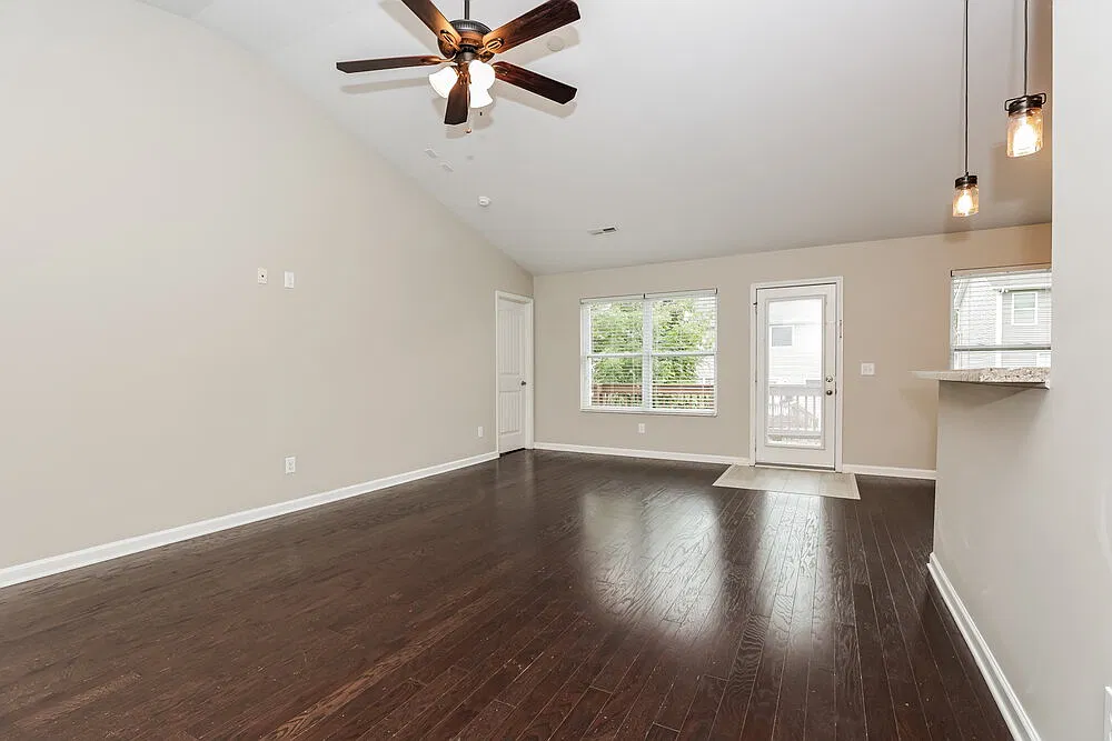 3 bed, 2.0 bath, 1770 sqft, $2,245 — Photo 4