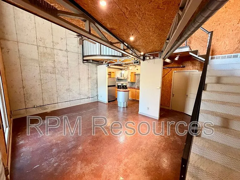 300 Summit Ridge Dr #C-C4 — Photo 2