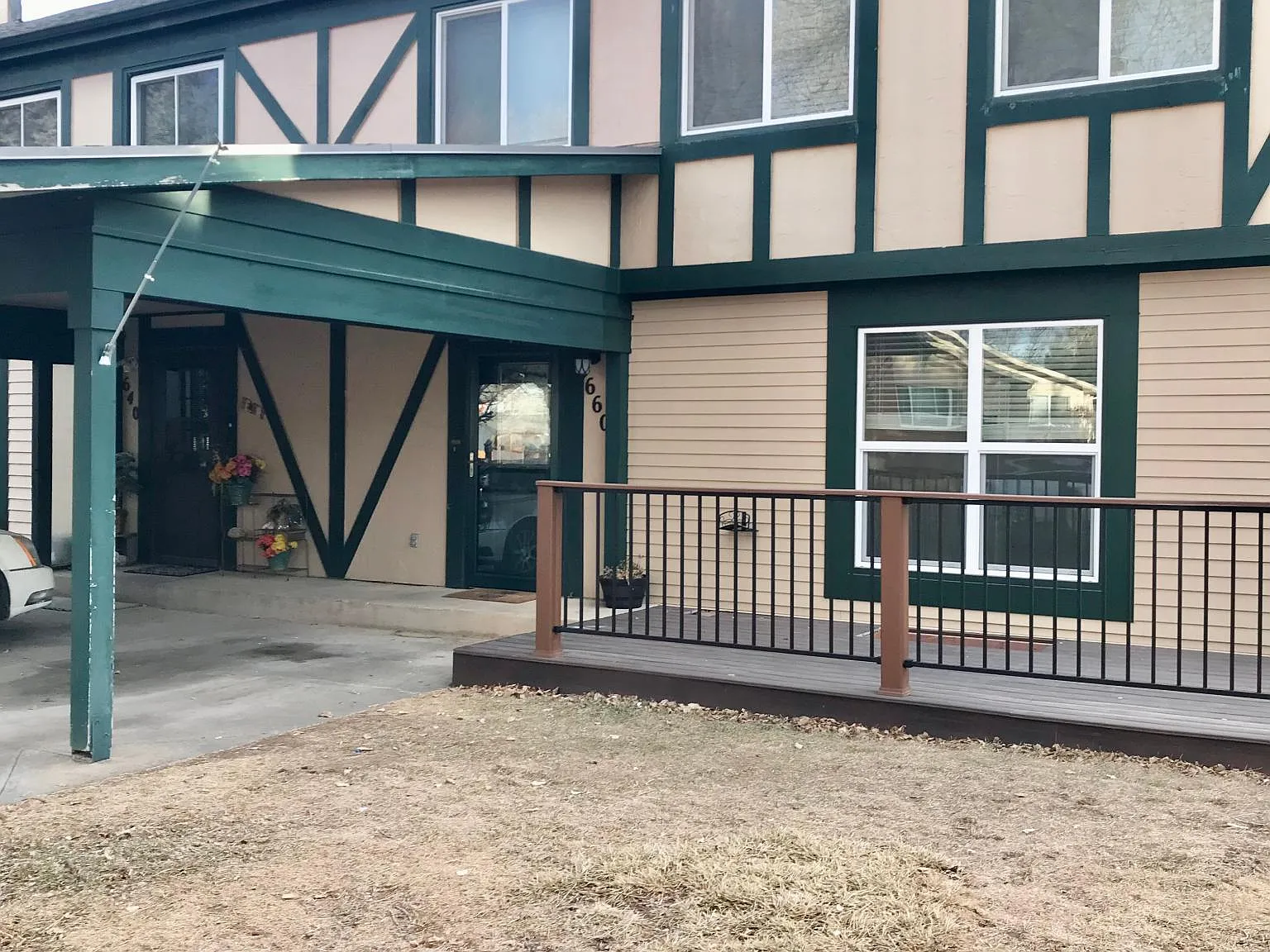 660 W Chester St — Photo 3