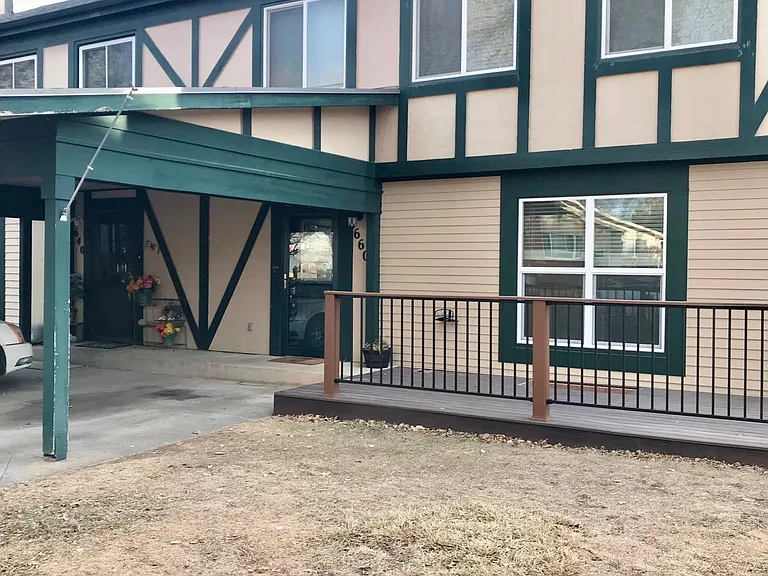 660 W Chester St — Photo 2