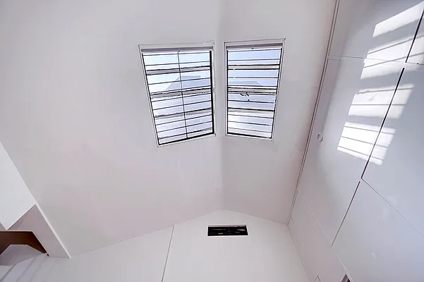 Rented by Urbane Brokerage | media 40