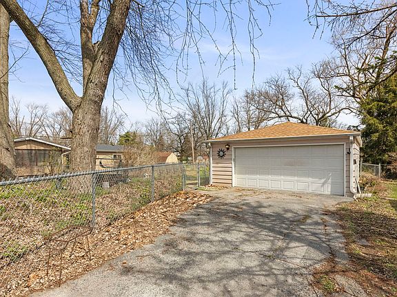 3rd image of 5905 Lee Ave