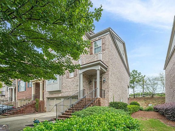 3rd image of 3880 Fairhill Point