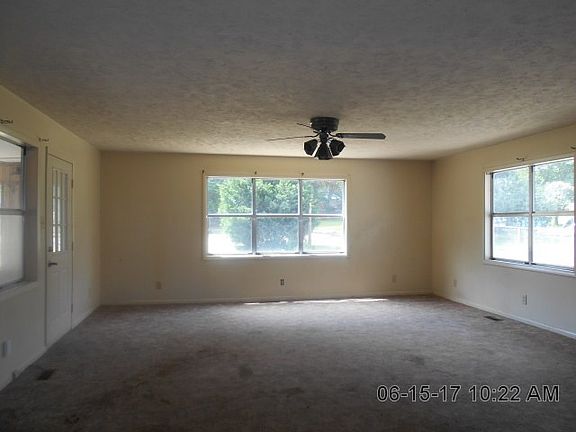 3rd image of 8011 Summit Dr