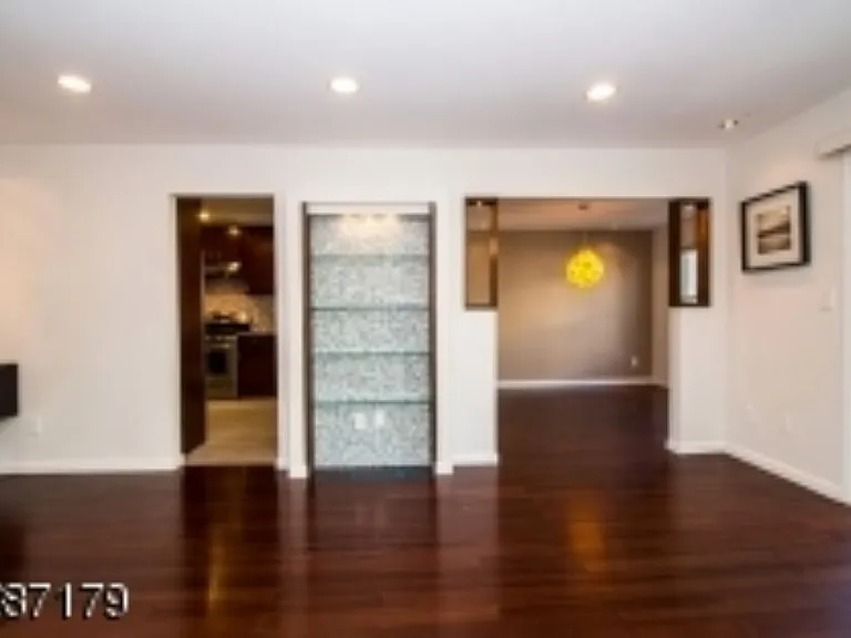 22 Frankie Ln — Photo 8