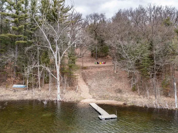 W10199 Bighorn Ln, Hancock, WI 54943