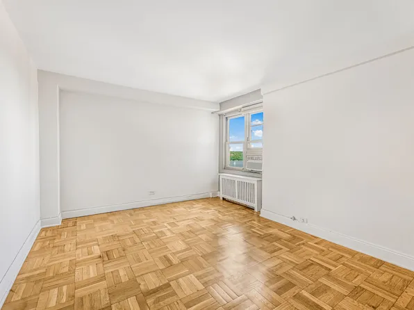 900 West 190th Street image 14 of 25