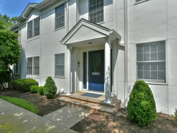 46 Colonial Village Dr, Hillsdale Boro, NJ 07642