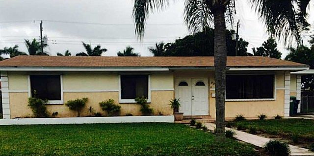 1st image of 922 NW 175th Ter