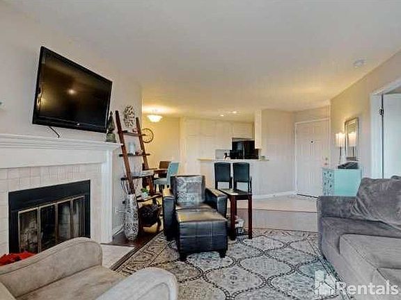5th image of 7123 Camino Degrazia Unit 131