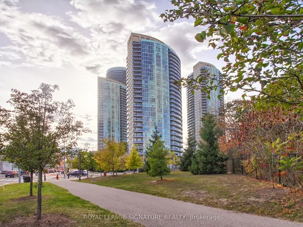 90 Absolute Ave #Townhouse 104, Mississauga, ON L4Z 0A3