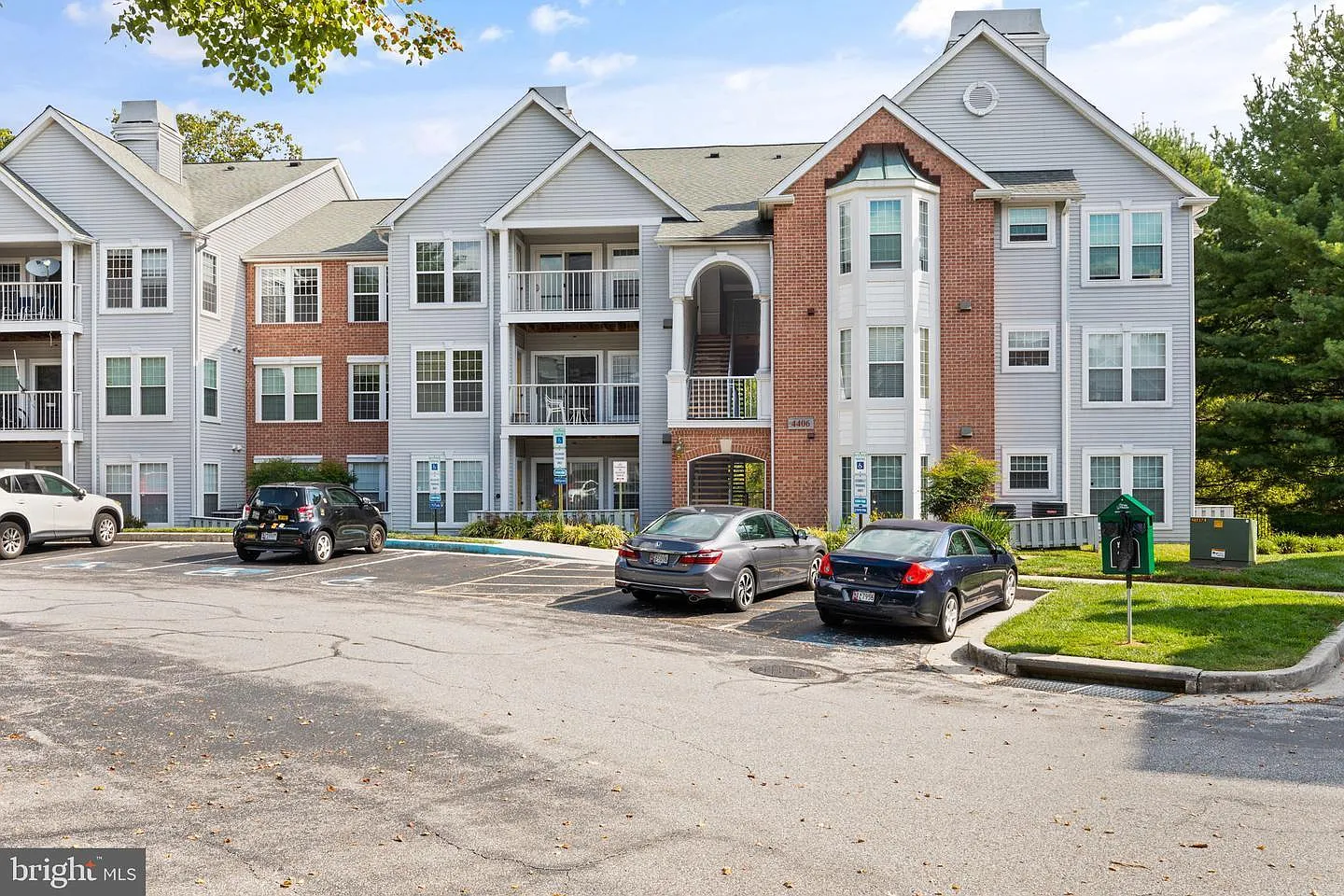 2 bed, 980 sqft, $1,725 — Photo 1
