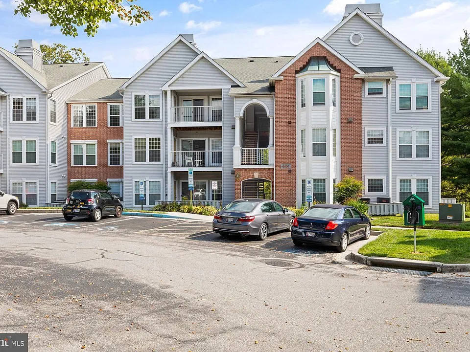 4406 Silverbrook Ln #302