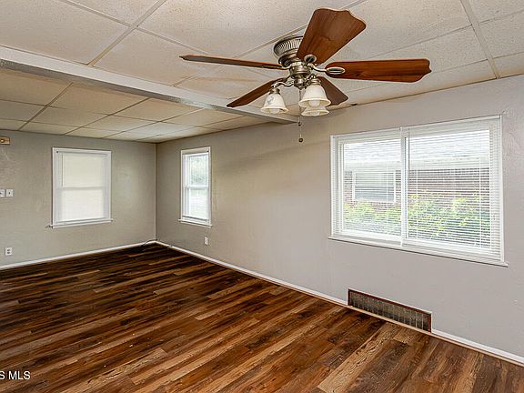 5th image of 5435 Douglas Rd