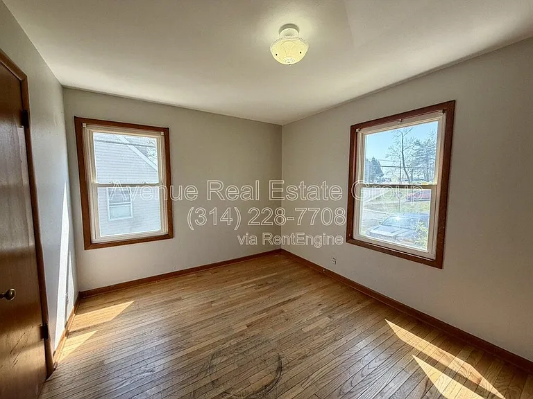 9905 Iveland Dr — Photo 4
