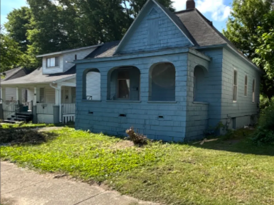 1143 E Cleveland Ave