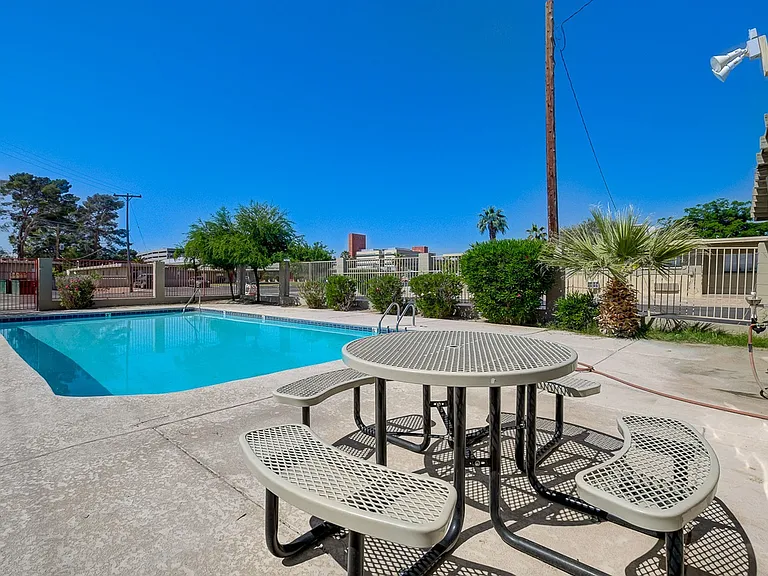 Campus Crossing, Apartments For Rent in Las Vegas