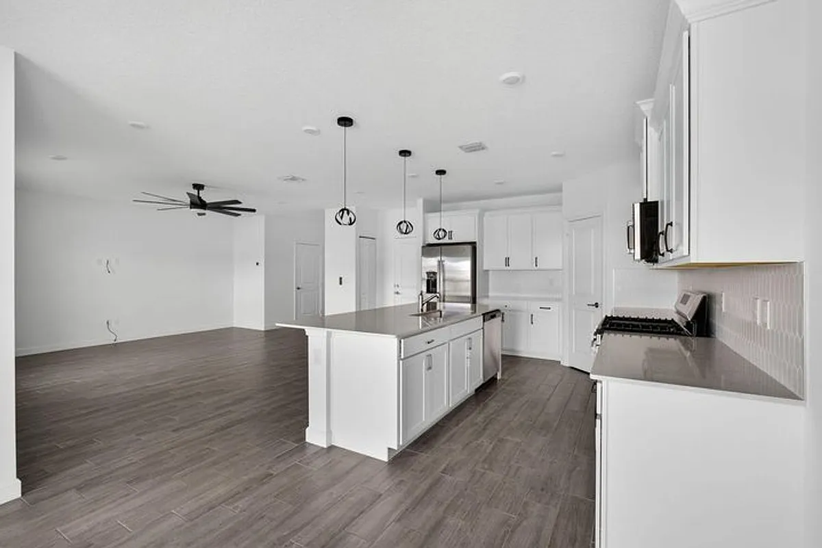 Building Photo - 1407 N Tangled Orchard Trce #184