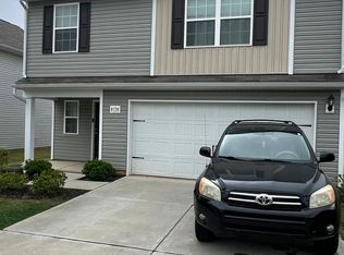 8128 Derby Woods Ln, Charlotte, NC 28214
