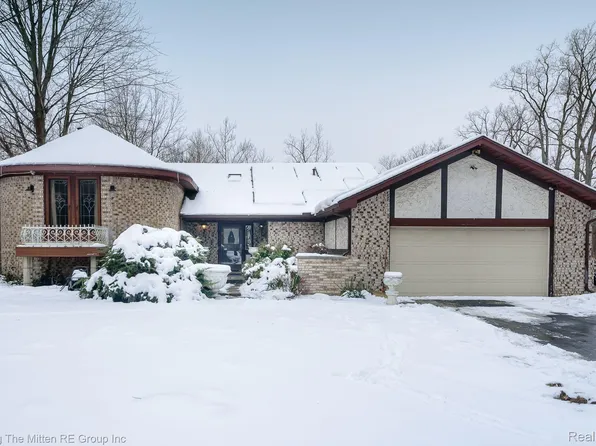 8432 Hannan Rd, Wayne, MI 48184