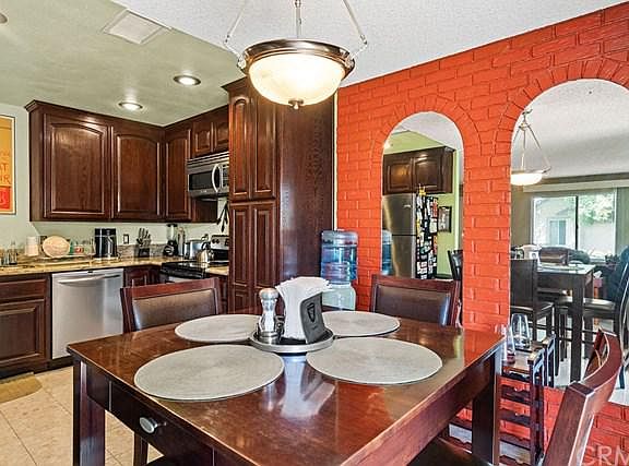 5th image of 627 Francine Ct