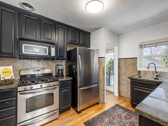 4th image of 1675 E 27th St