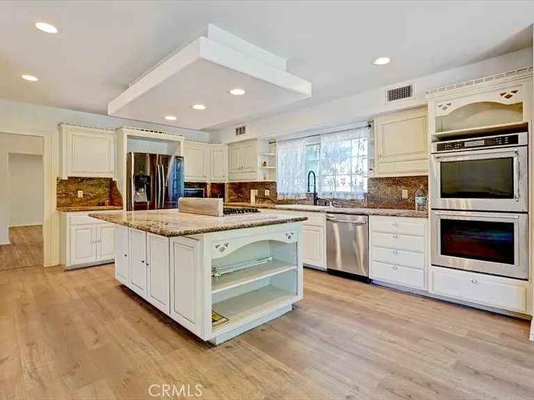 5224 Woodlake Ave — Photo 56